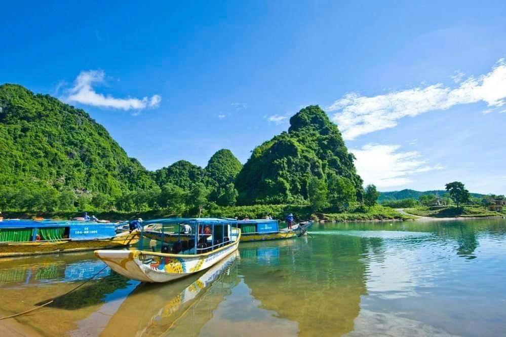 Thien Thanh Hotel Фонгня Екстер'єр фото